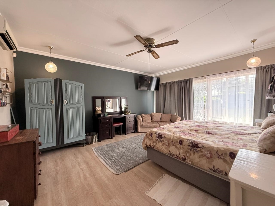 5 Bedroom Property for Sale in Aviary Hill KwaZulu-Natal