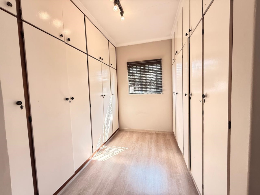 5 Bedroom Property for Sale in Aviary Hill KwaZulu-Natal