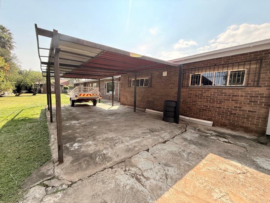 5 Bedroom Property for Sale in Aviary Hill KwaZulu-Natal