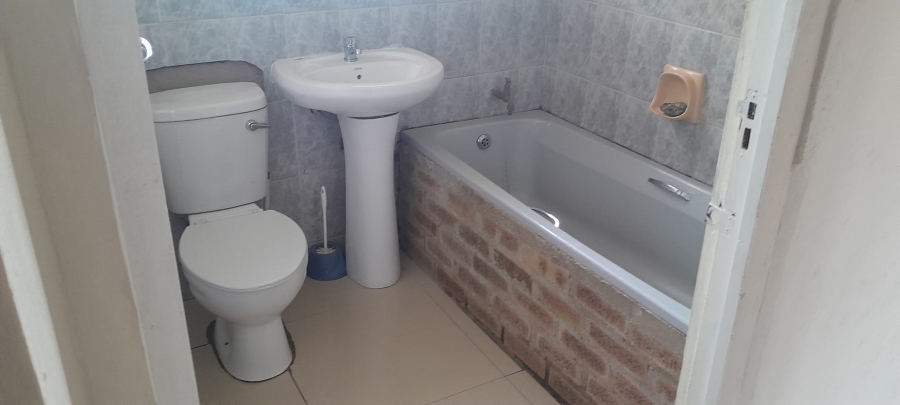 2 Bedroom Property for Sale in Kwandengezi KwaZulu-Natal