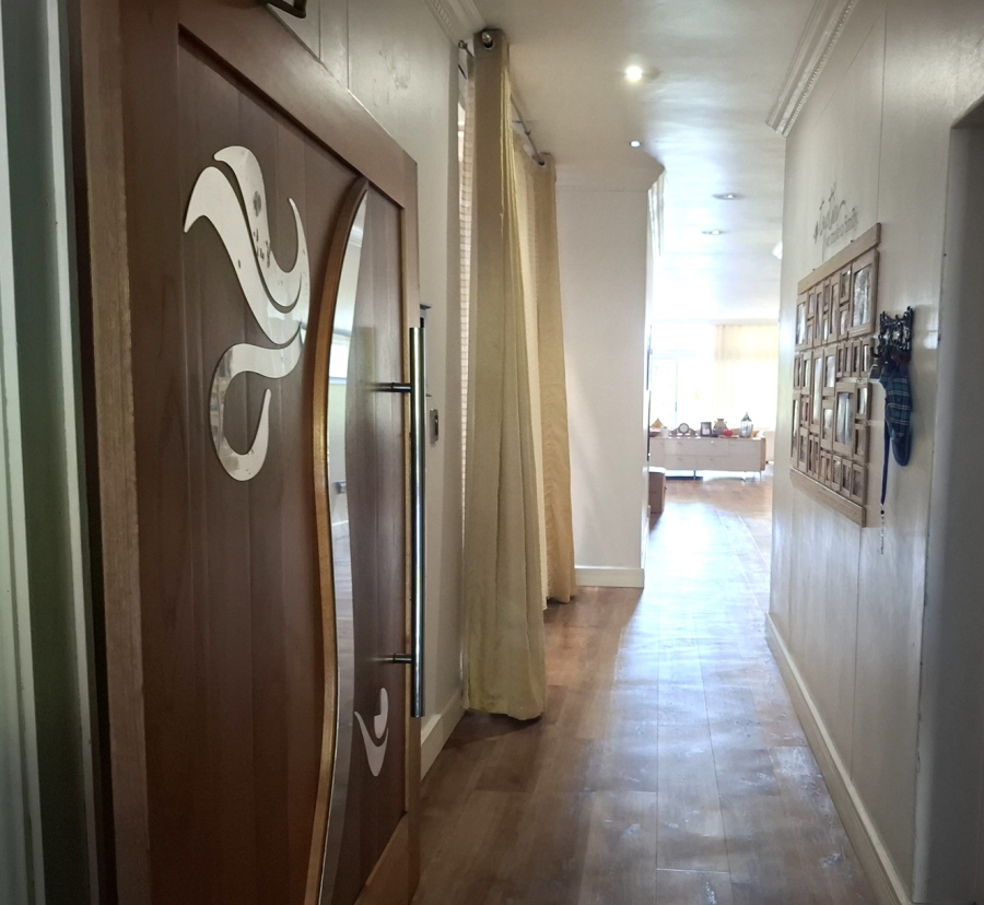 To Let 4 Bedroom Property for Rent in Essenwood KwaZulu-Natal