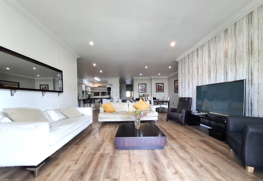 To Let 4 Bedroom Property for Rent in Essenwood KwaZulu-Natal