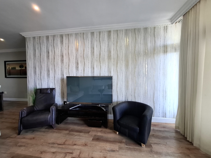 To Let 4 Bedroom Property for Rent in Essenwood KwaZulu-Natal