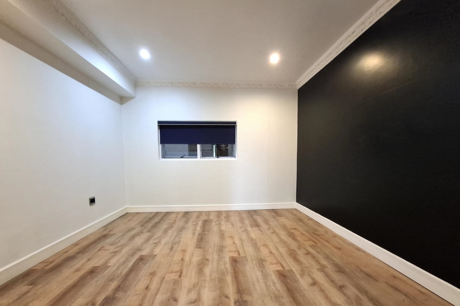 To Let 4 Bedroom Property for Rent in Essenwood KwaZulu-Natal