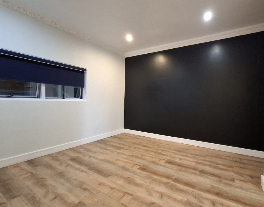 To Let 4 Bedroom Property for Rent in Essenwood KwaZulu-Natal