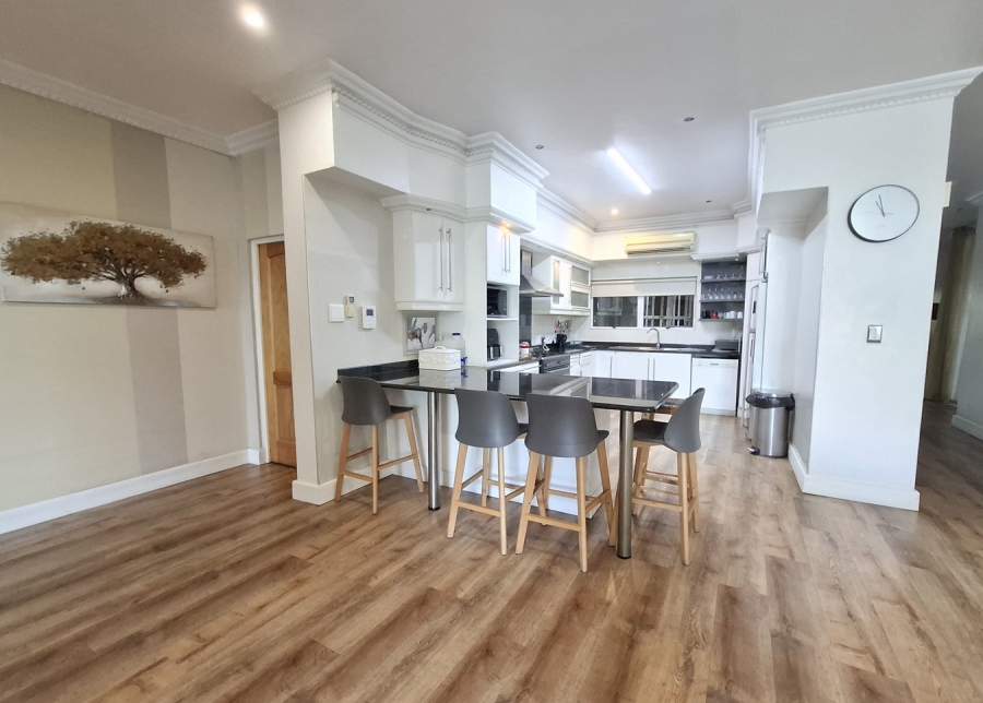 To Let 4 Bedroom Property for Rent in Essenwood KwaZulu-Natal