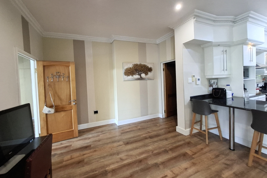 To Let 4 Bedroom Property for Rent in Essenwood KwaZulu-Natal