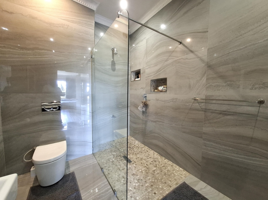 To Let 4 Bedroom Property for Rent in Essenwood KwaZulu-Natal