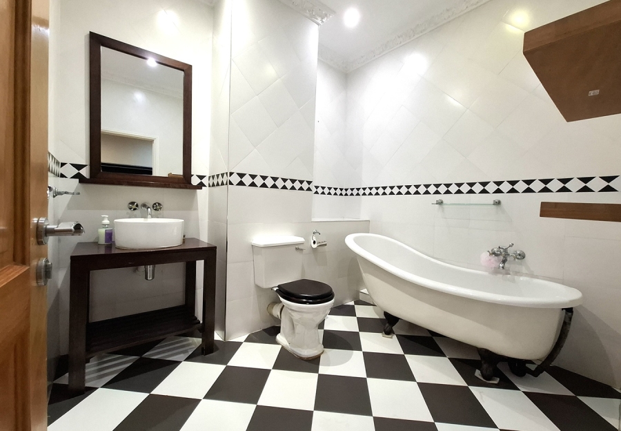 To Let 4 Bedroom Property for Rent in Essenwood KwaZulu-Natal