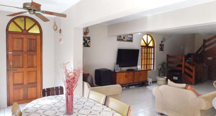3 Bedroom Property for Sale in Amanzimtoti KwaZulu-Natal