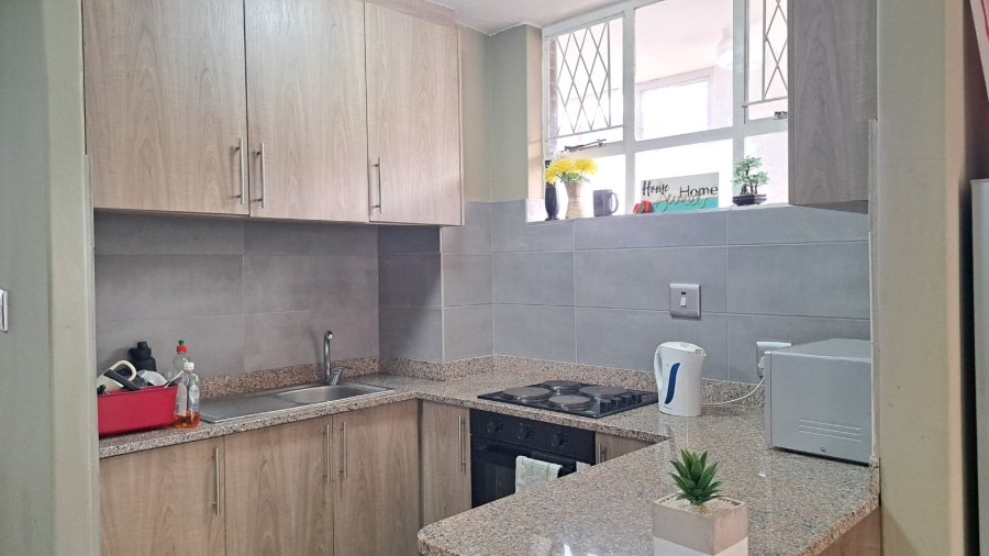 1 Bedroom Property for Sale in Essenwood KwaZulu-Natal