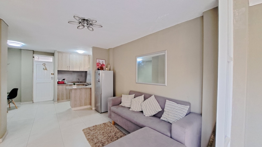 1 Bedroom Property for Sale in Essenwood KwaZulu-Natal