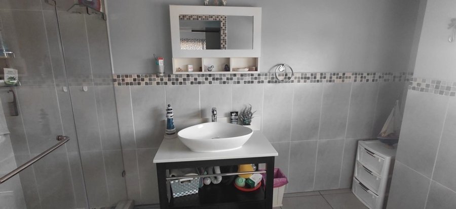 5 Bedroom Property for Sale in Bluff KwaZulu-Natal