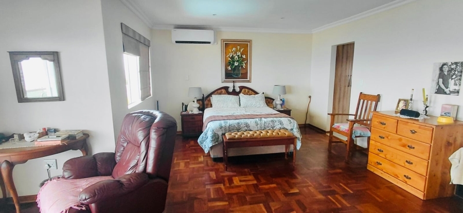 5 Bedroom Property for Sale in Bluff KwaZulu-Natal