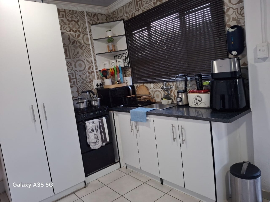 To Let 1 Bedroom Property for Rent in Brighton Beach KwaZulu-Natal