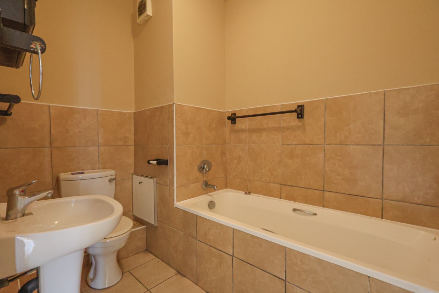 2 Bedroom Property for Sale in Amanzimtoti KwaZulu-Natal