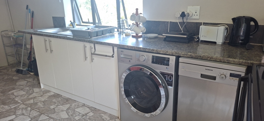 To Let 1 Bedroom Property for Rent in Waterfall KwaZulu-Natal