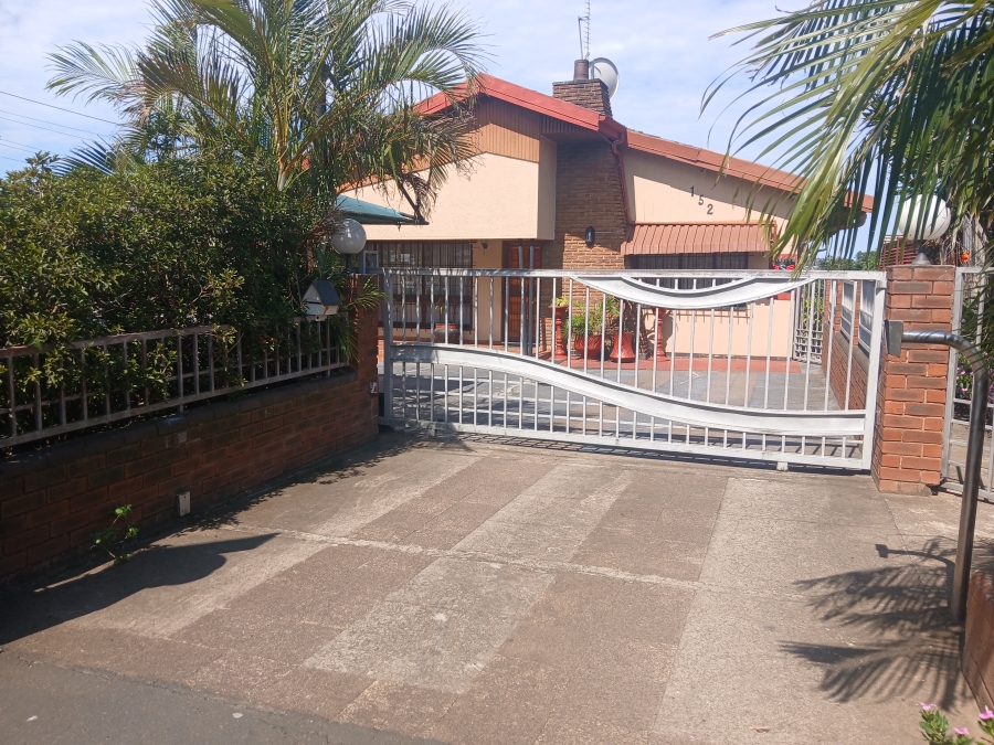 13 Bedroom Property for Sale in Claire Estate KwaZulu-Natal