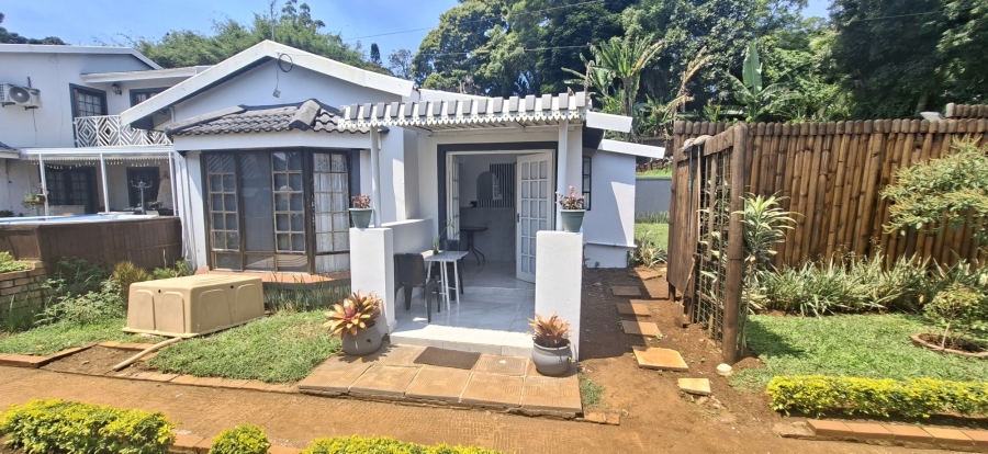 To Let 1 Bedroom Property for Rent in Kloof KwaZulu-Natal