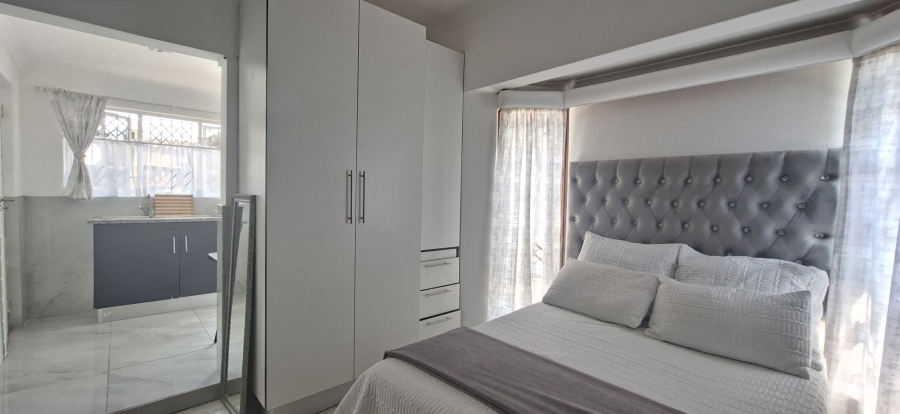 To Let 1 Bedroom Property for Rent in Kloof KwaZulu-Natal