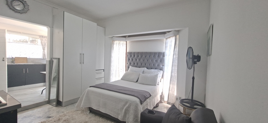 To Let 1 Bedroom Property for Rent in Kloof KwaZulu-Natal