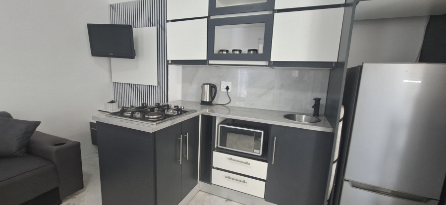 To Let 1 Bedroom Property for Rent in Kloof KwaZulu-Natal