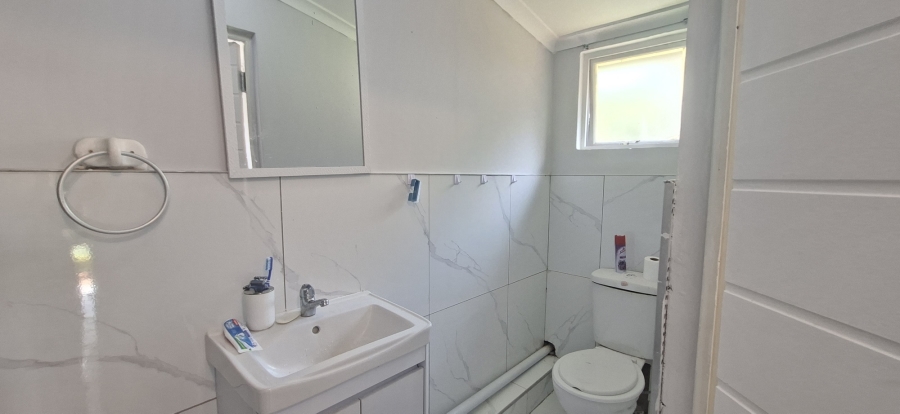 To Let 1 Bedroom Property for Rent in Kloof KwaZulu-Natal