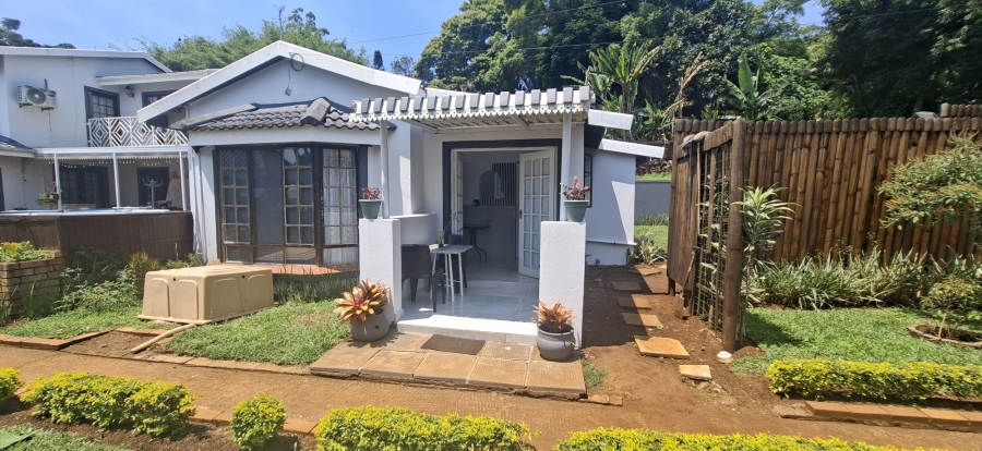To Let 1 Bedroom Property for Rent in Kloof KwaZulu-Natal