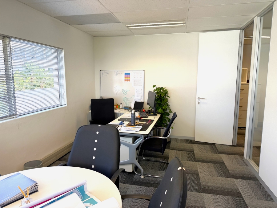 To Let Commercial Property for Rent in La Lucia KwaZulu-Natal