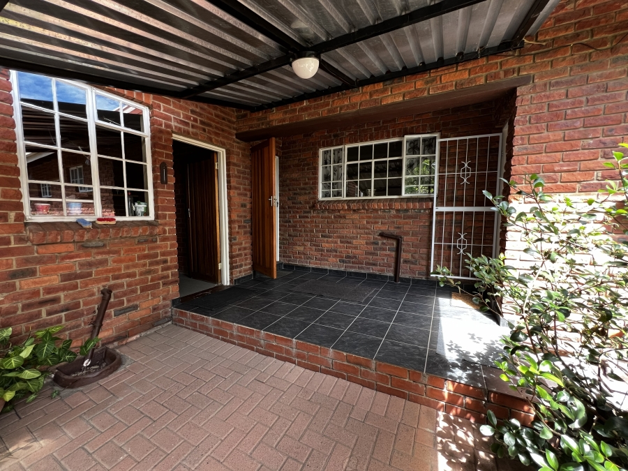 2 Bedroom Property for Sale in Newcastle KwaZulu-Natal