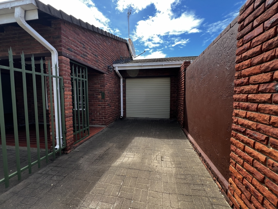 2 Bedroom Property for Sale in Newcastle KwaZulu-Natal