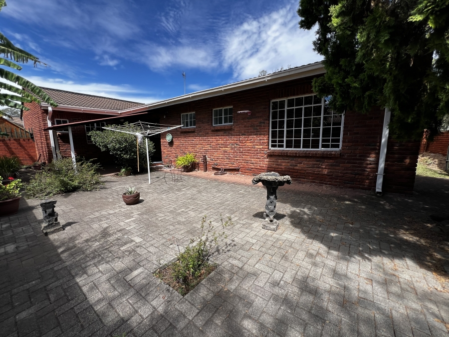 2 Bedroom Property for Sale in Newcastle KwaZulu-Natal