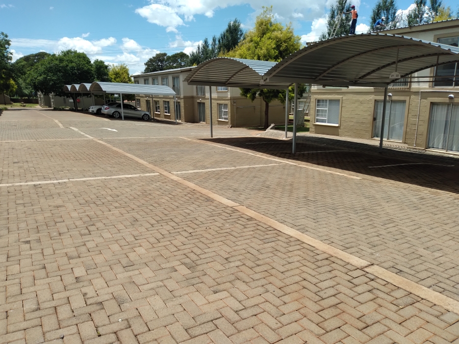 1 Bedroom Property for Sale in Sunnyridge KwaZulu-Natal