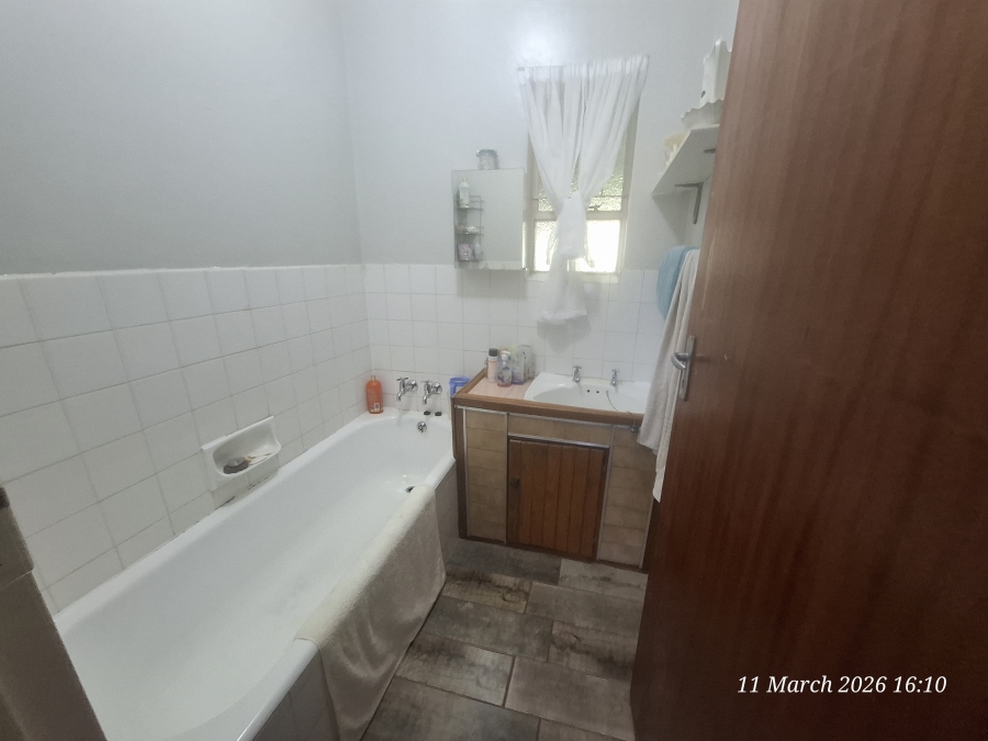 3 Bedroom Property for Sale in Sunnyridge KwaZulu-Natal