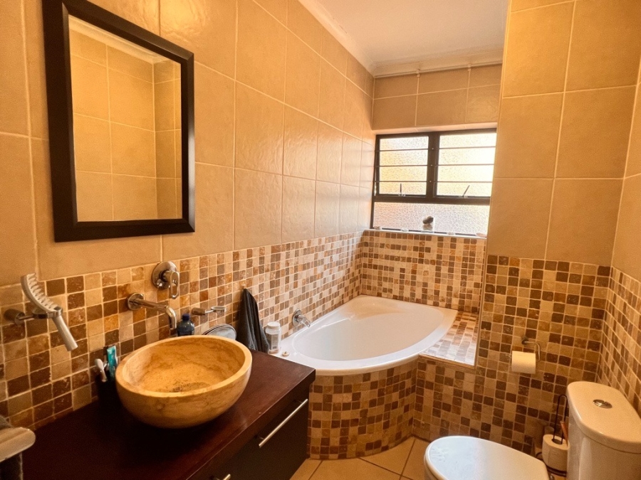 To Let 3 Bedroom Property for Rent in Ocean View KwaZulu-Natal