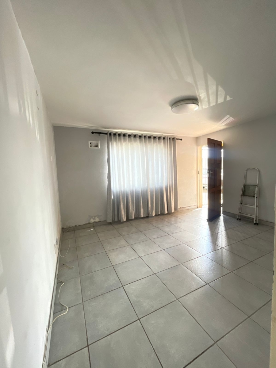 1 Bedroom Property for Sale in Austerville KwaZulu-Natal