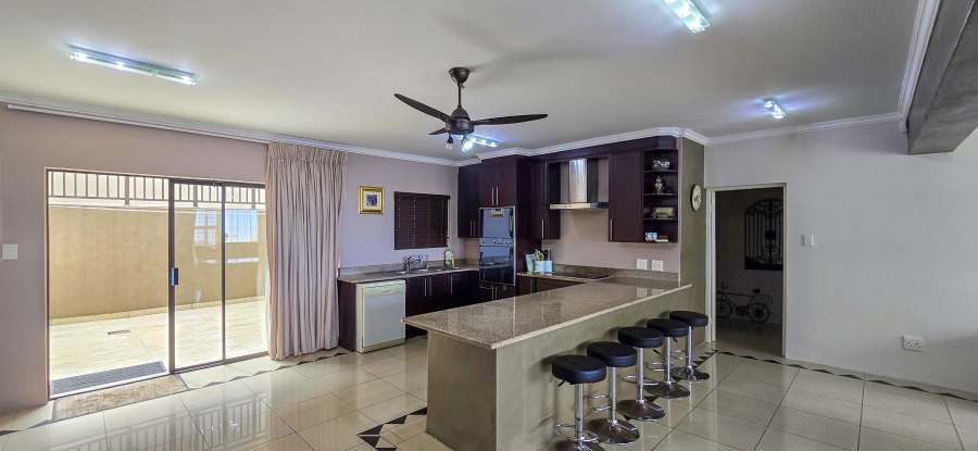 9 Bedroom Property for Sale in Shakas Rock KwaZulu-Natal