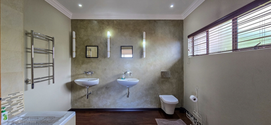 9 Bedroom Property for Sale in Shakas Rock KwaZulu-Natal