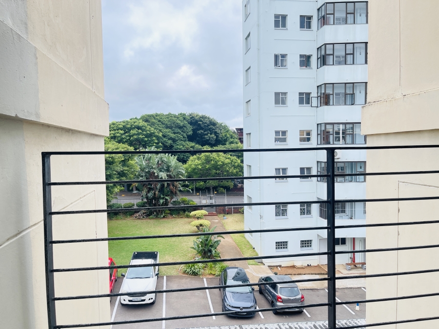 2 Bedroom Property for Sale in Essenwood KwaZulu-Natal