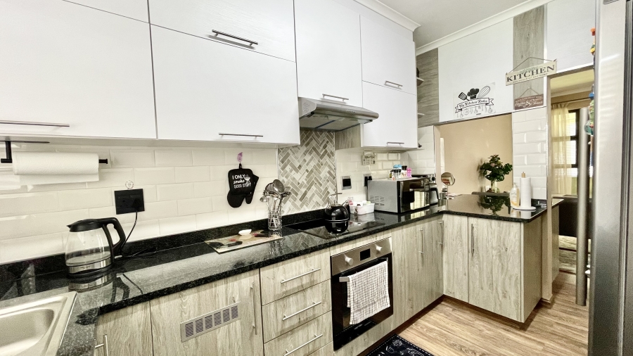 2 Bedroom Property for Sale in Scottsville KwaZulu-Natal