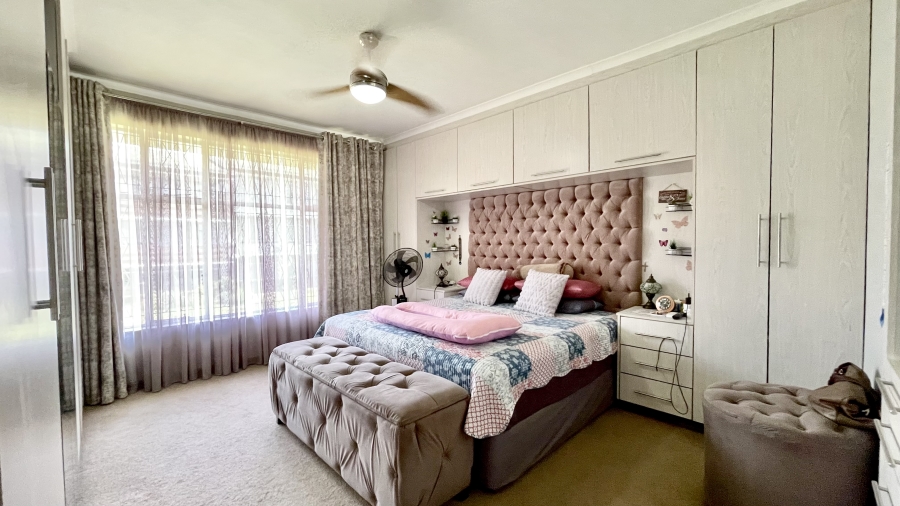 2 Bedroom Property for Sale in Scottsville KwaZulu-Natal