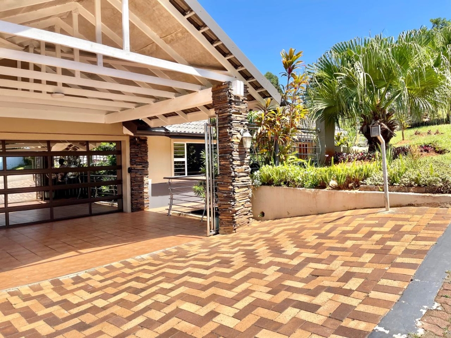 5 Bedroom Property for Sale in Salt Rock KwaZulu-Natal