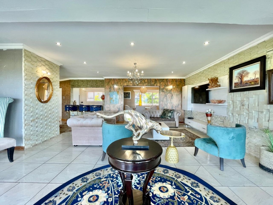 5 Bedroom Property for Sale in Salt Rock KwaZulu-Natal