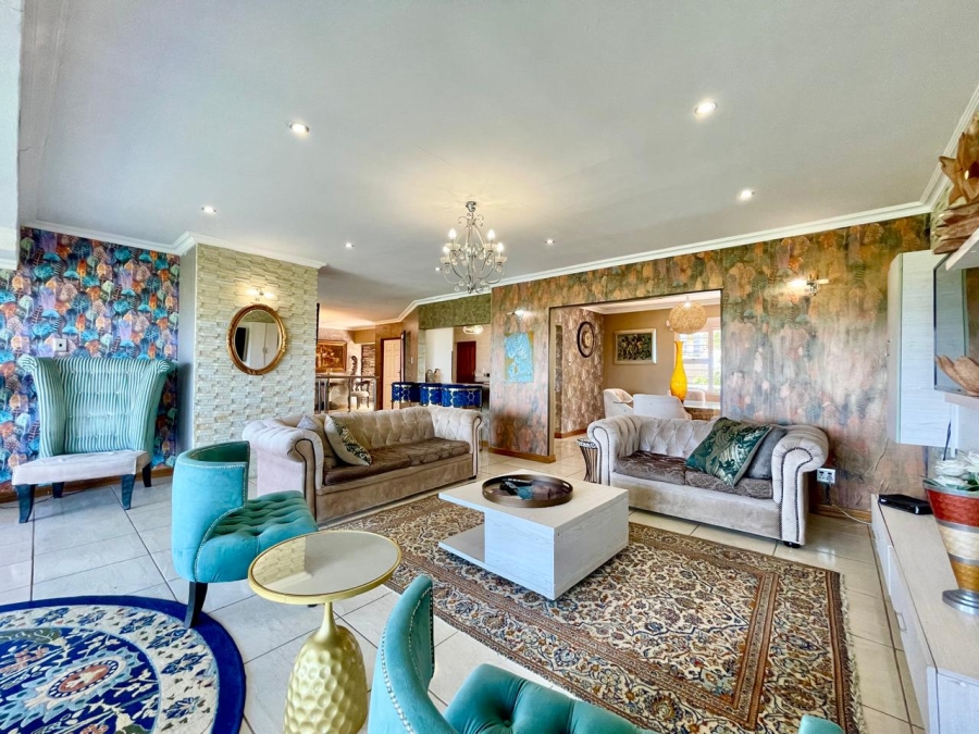 5 Bedroom Property for Sale in Salt Rock KwaZulu-Natal