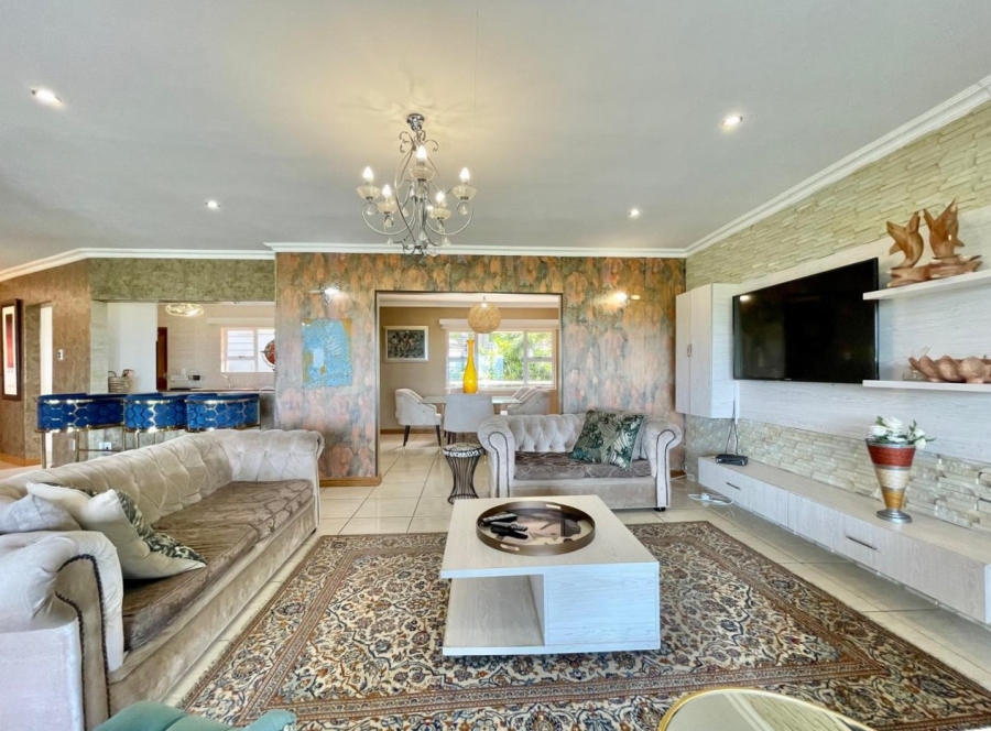 5 Bedroom Property for Sale in Salt Rock KwaZulu-Natal