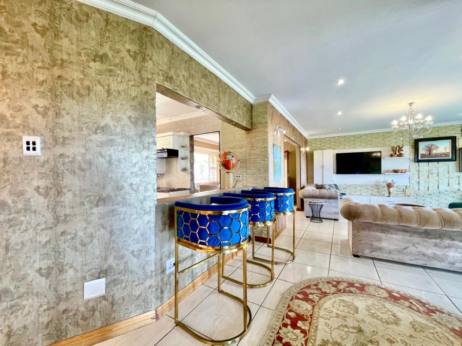 5 Bedroom Property for Sale in Salt Rock KwaZulu-Natal