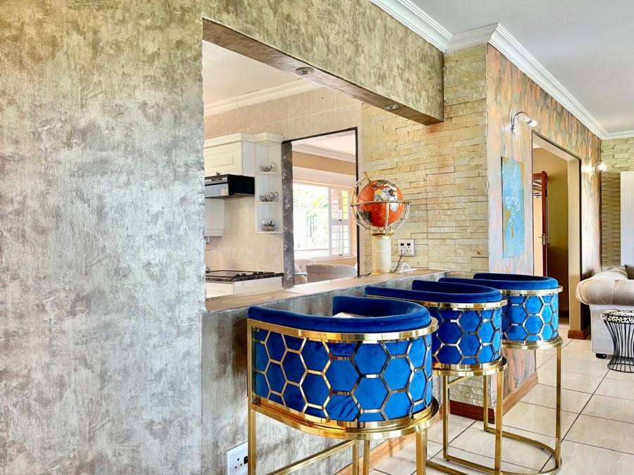 5 Bedroom Property for Sale in Salt Rock KwaZulu-Natal