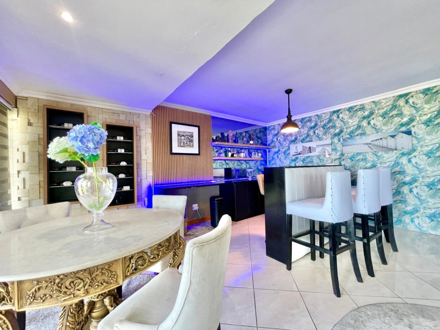 5 Bedroom Property for Sale in Salt Rock KwaZulu-Natal