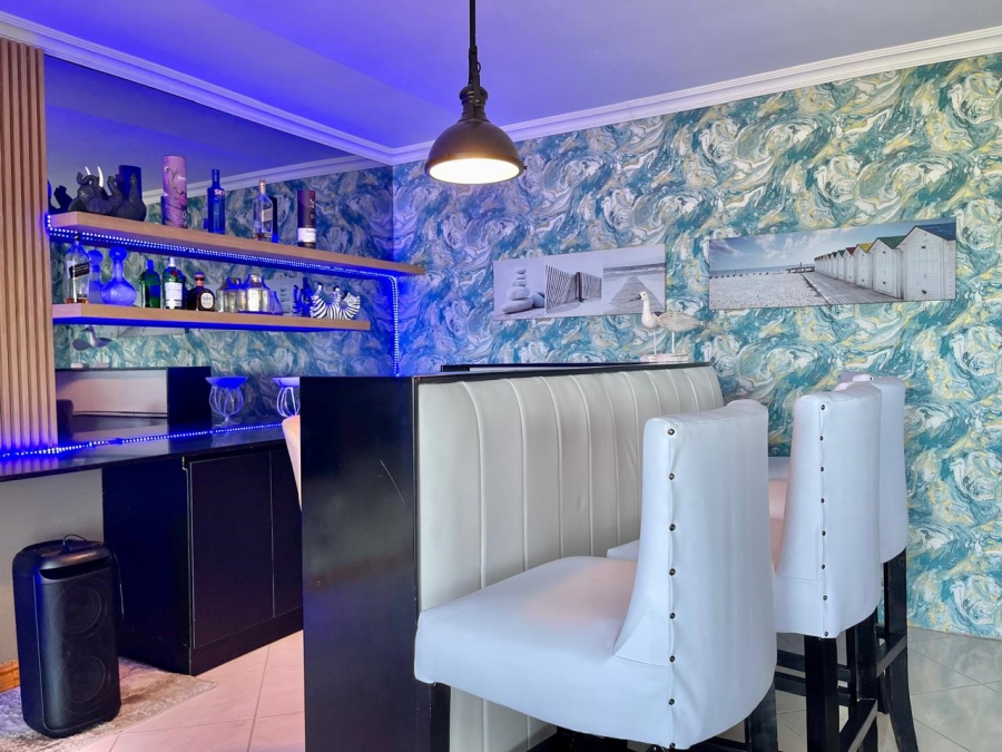 5 Bedroom Property for Sale in Salt Rock KwaZulu-Natal