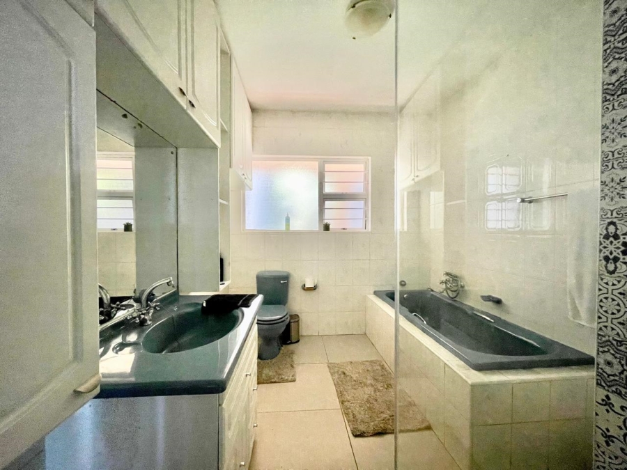 5 Bedroom Property for Sale in Salt Rock KwaZulu-Natal